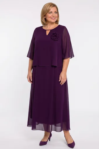 Elegancka fioletowa sukienka z ozdobą