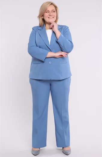 Błękitny elegancki garnitur