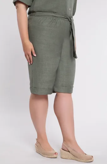 Khaki szorty z wiązaniem