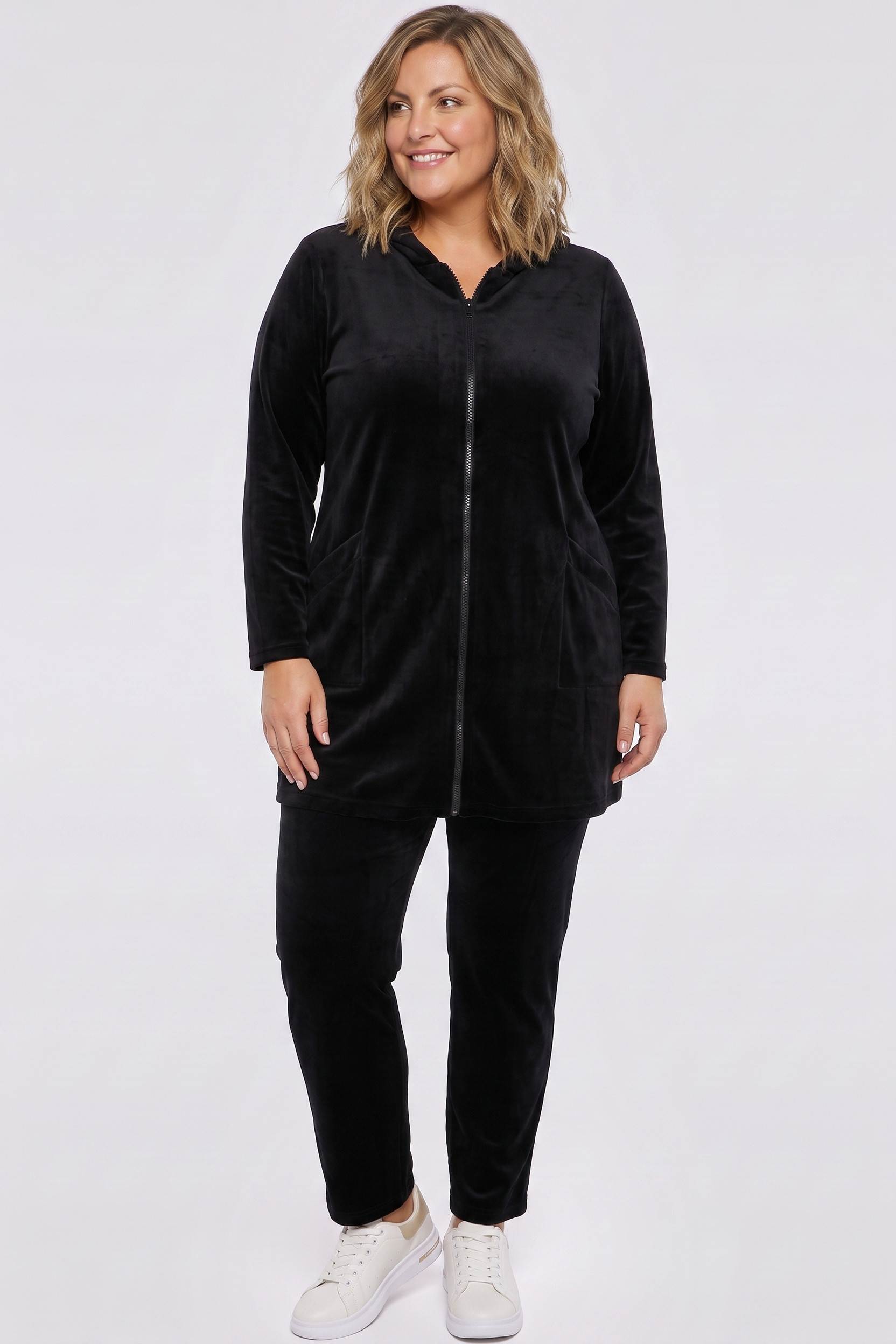 Czarny welurowy dres