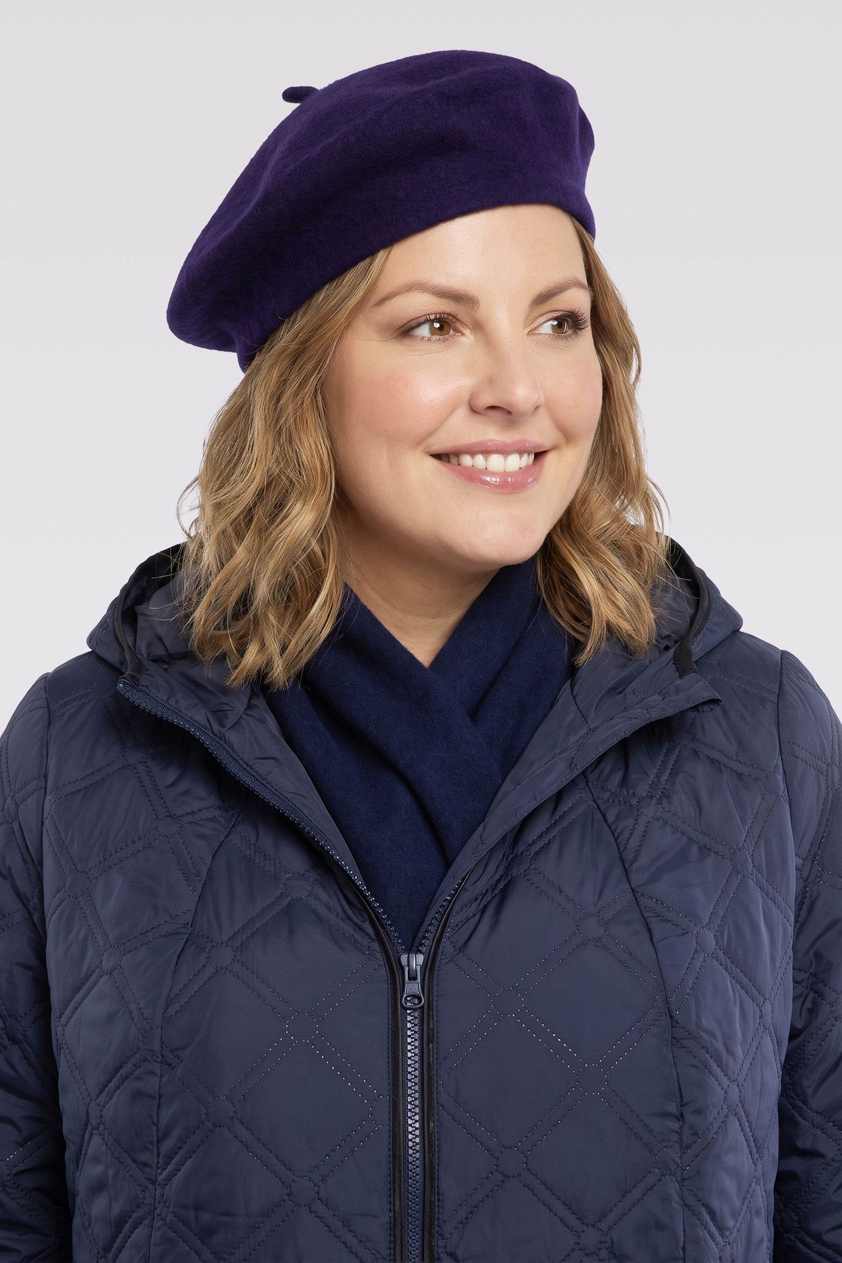 Ciemnofioletowy beret