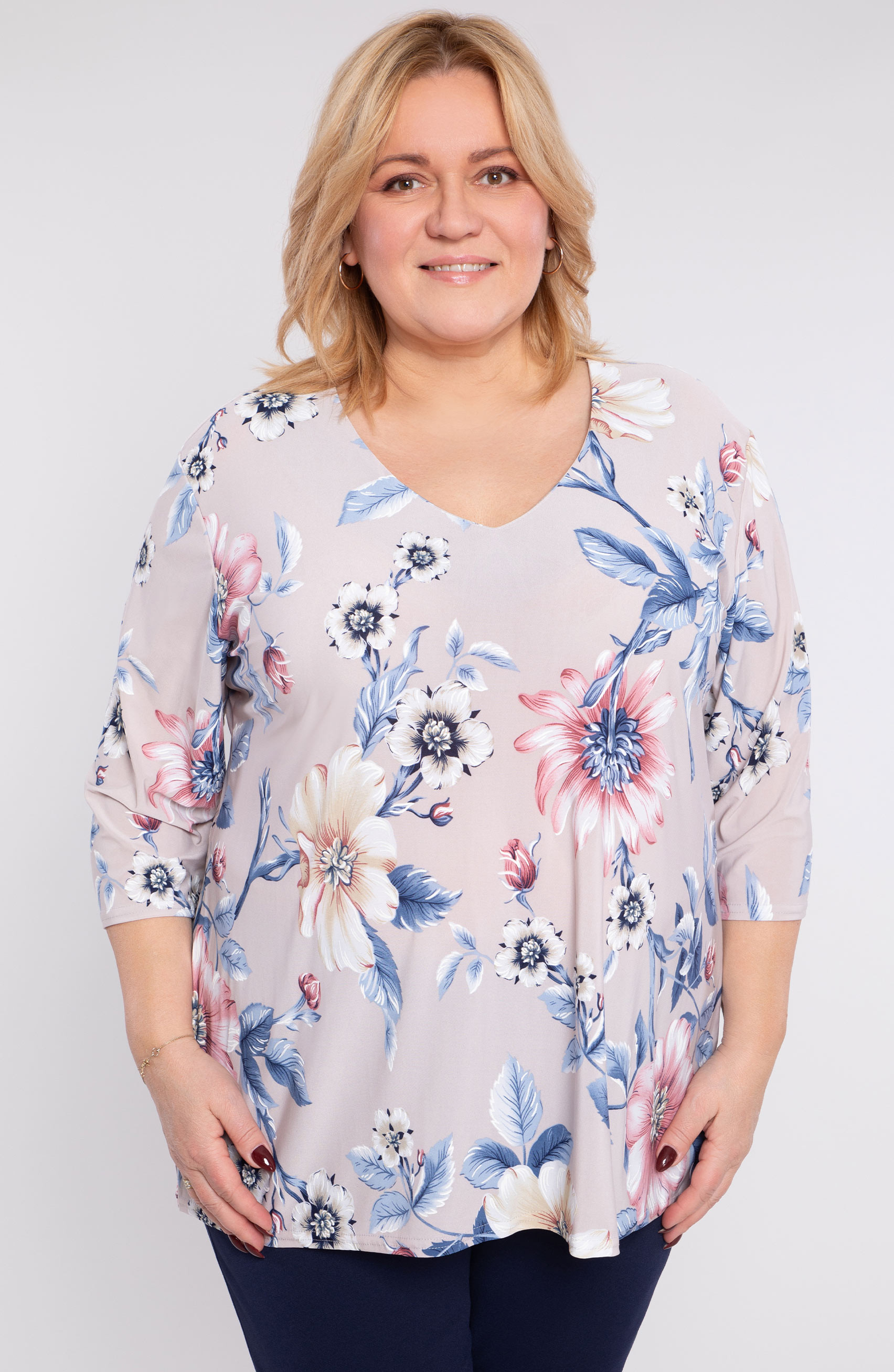Jasna bluzka w kwiaty